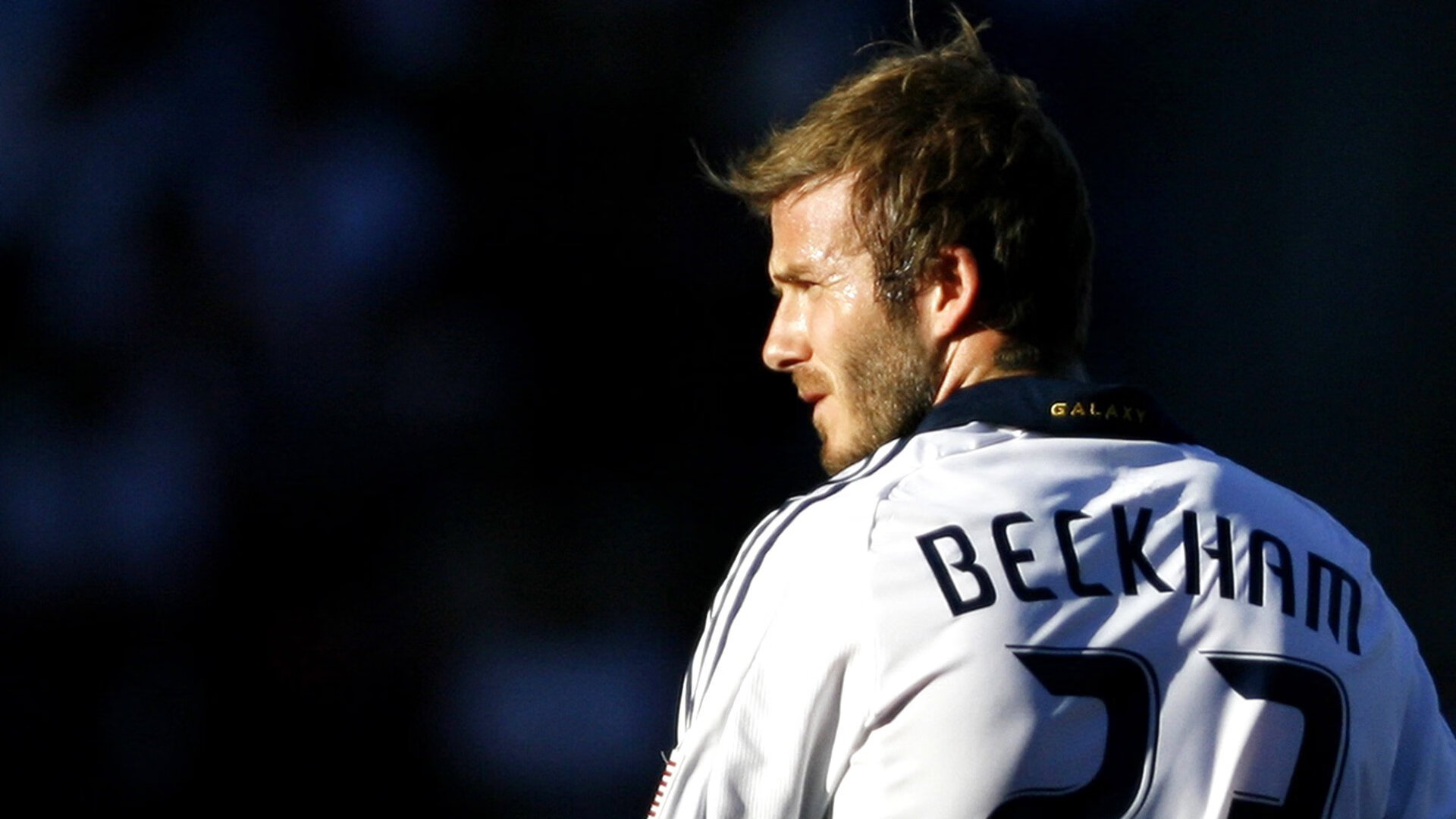 西甲巅峰碰撞：皇马客场战平巴萨，争冠形势依旧胶着，西甲皇马vs巴塞罗那